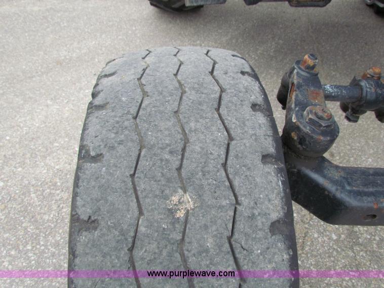 image for item E4117 2003 Ford TS100 tractor