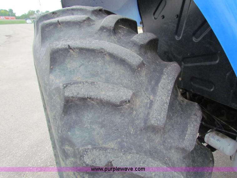 image for item E4117 2003 Ford TS100 tractor