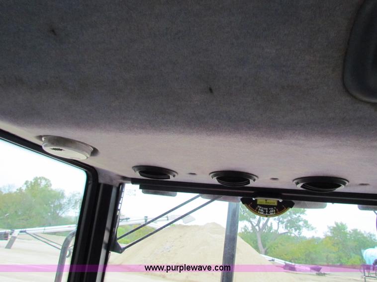 image for item E4118 1999 New Holland TS100 tractor