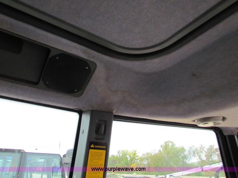 image for item E4118 1999 New Holland TS100 tractor