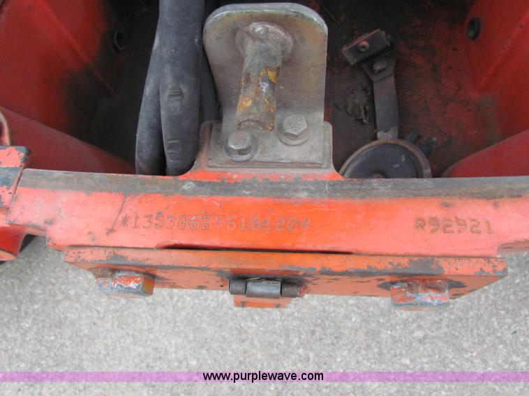 image for item E4118 1999 New Holland TS100 tractor