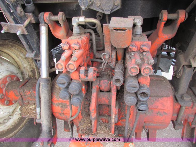 image for item E4118 1999 New Holland TS100 tractor