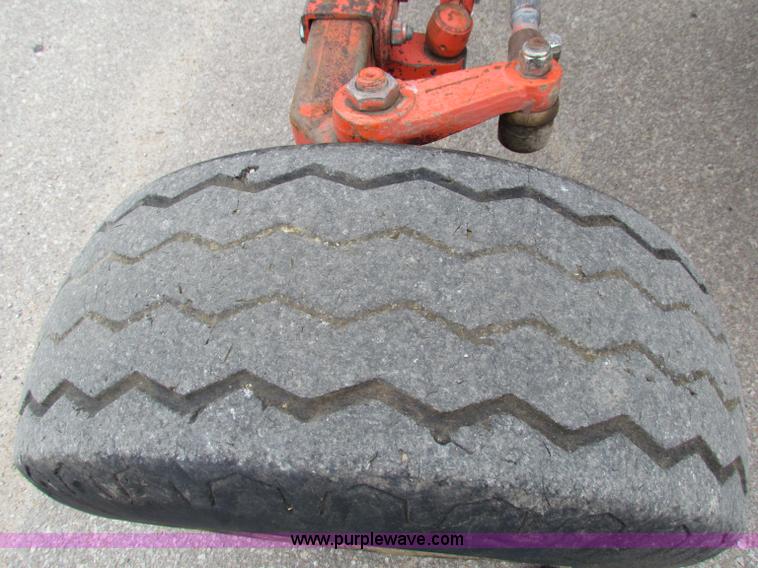 image for item E4118 1999 New Holland TS100 tractor