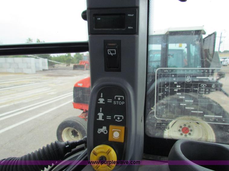 image for item E4121 1999 New Holland TS100 tractor