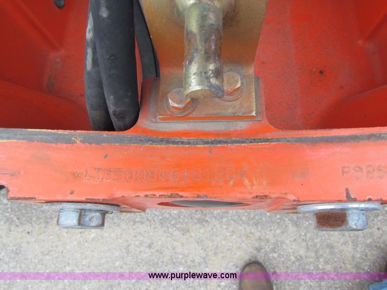 image for item E4121 1999 New Holland TS100 tractor