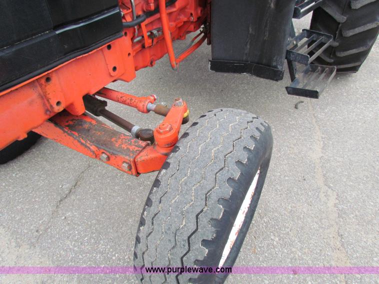 image for item E4121 1999 New Holland TS100 tractor