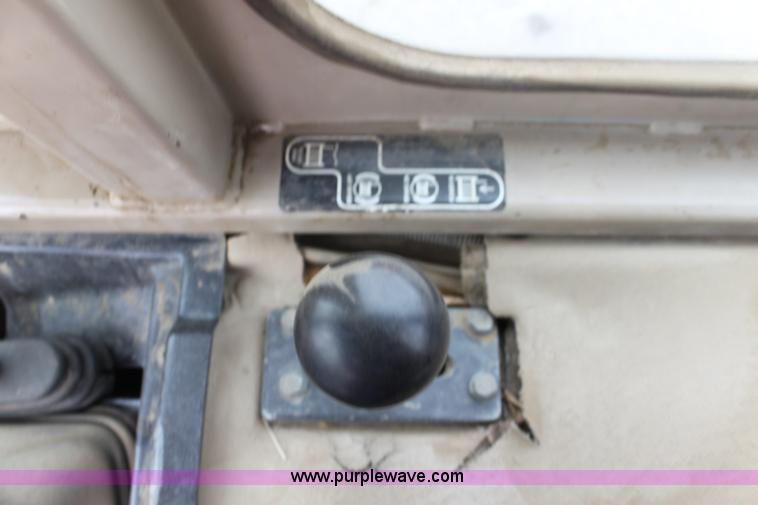 image for item E4126 1998 John Deere 555G track loader