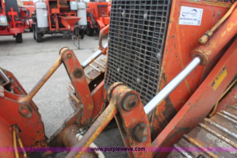 image for item E4126 1998 John Deere 555G track loader