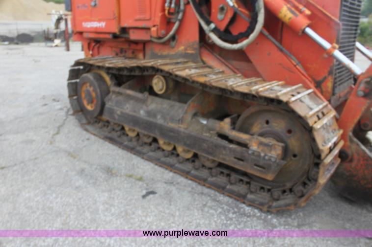 image for item E4126 1998 John Deere 555G track loader