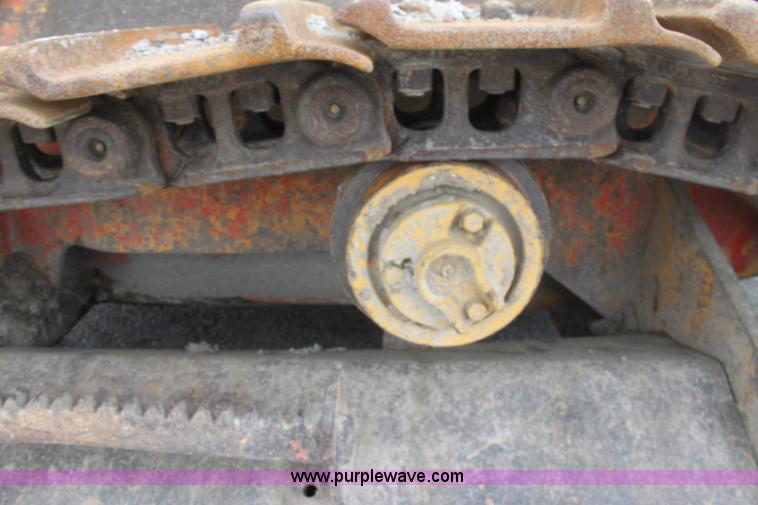 image for item E4126 1998 John Deere 555G track loader