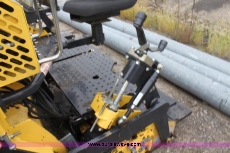 image for item E4133 2009 Bomag BF815 asphalt paver