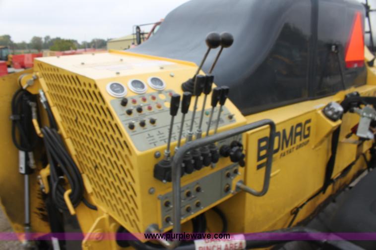 image for item E4133 2009 Bomag BF815 asphalt paver