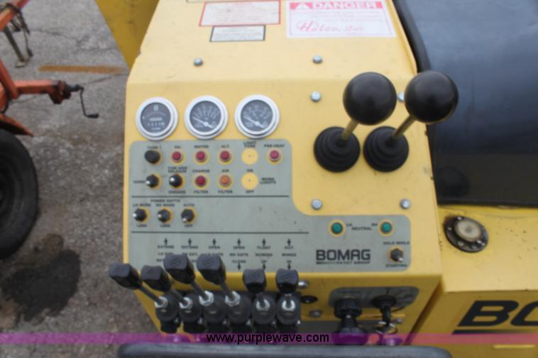 image for item E4133 2009 Bomag BF815 asphalt paver