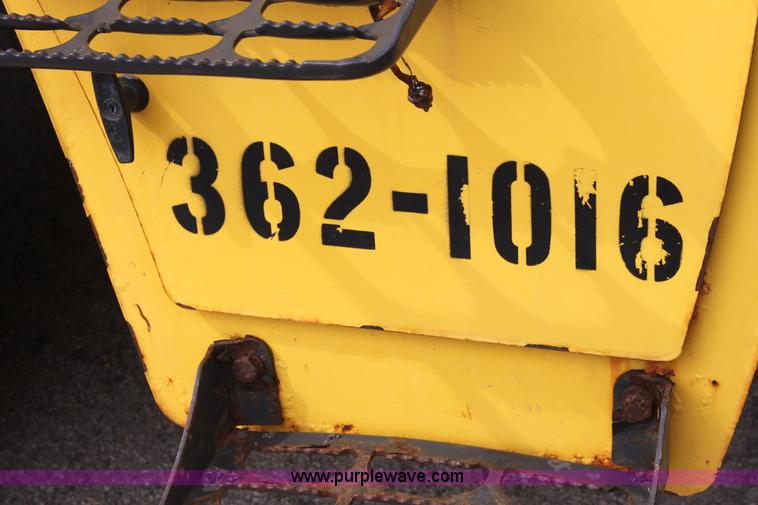 image for item E4145 2006 New Holland B95 backhoe