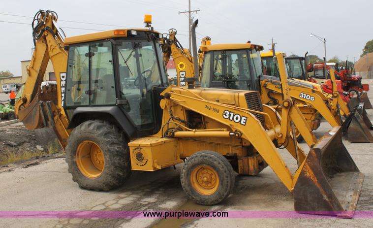 image for item E4146 1998 John Deere 310E backhoe