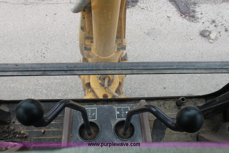 image for item E4146 1998 John Deere 310E backhoe