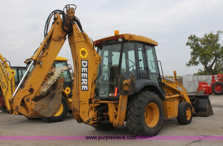 image for item E4147 2004 John Deere 310G backhoe