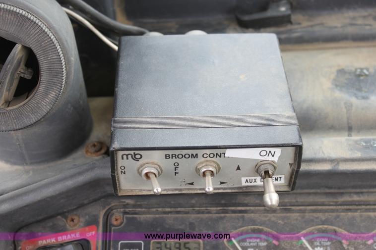 image for item E4147 2004 John Deere 310G backhoe