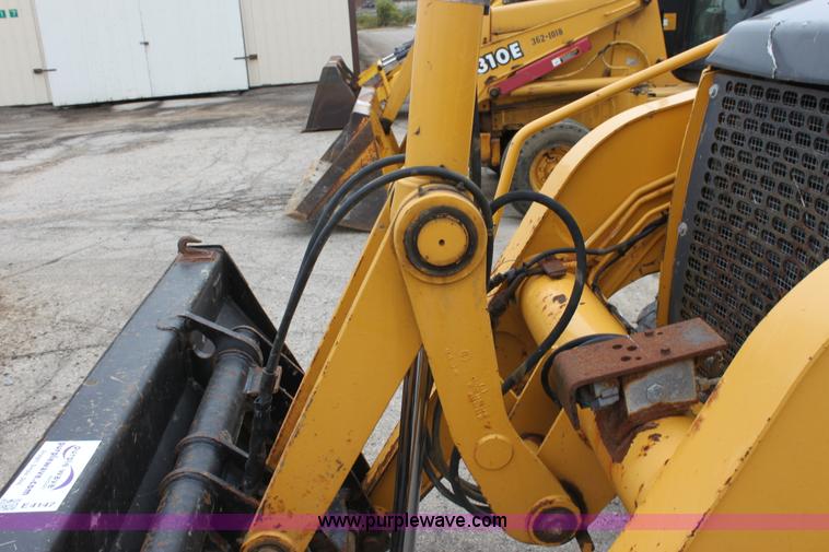 image for item E4147 2004 John Deere 310G backhoe