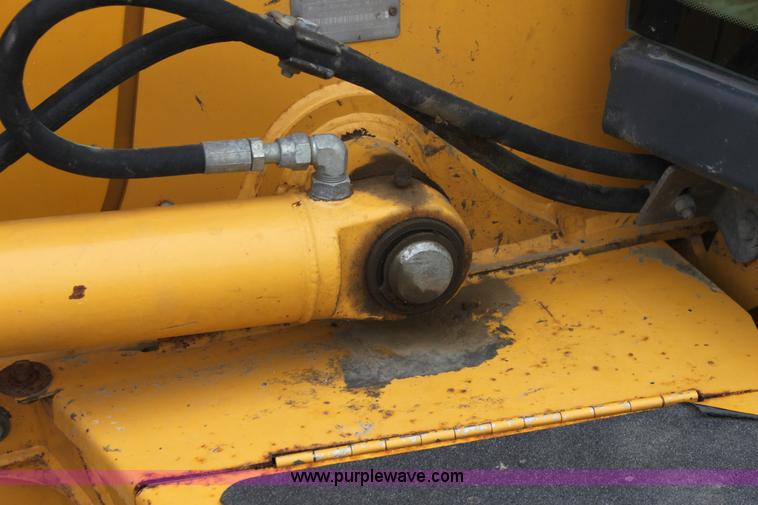 image for item E4147 2004 John Deere 310G backhoe