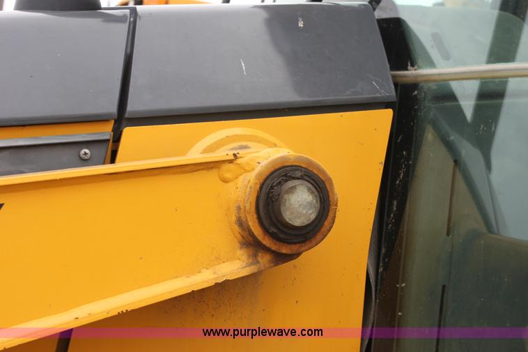 image for item E4147 2004 John Deere 310G backhoe