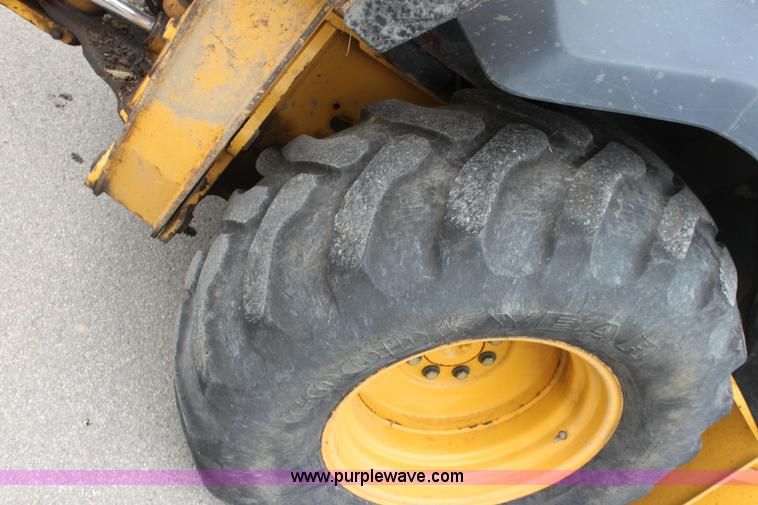 image for item E4147 2004 John Deere 310G backhoe