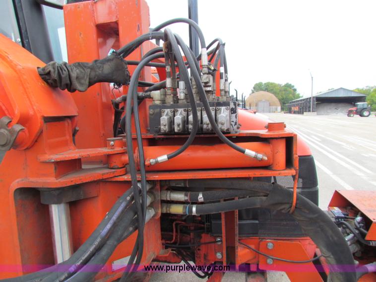 image for item E4150 2000 New Holland TS100 tractor