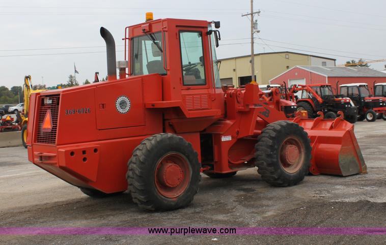 image for item E4153 1996 Case 621B wheel loader