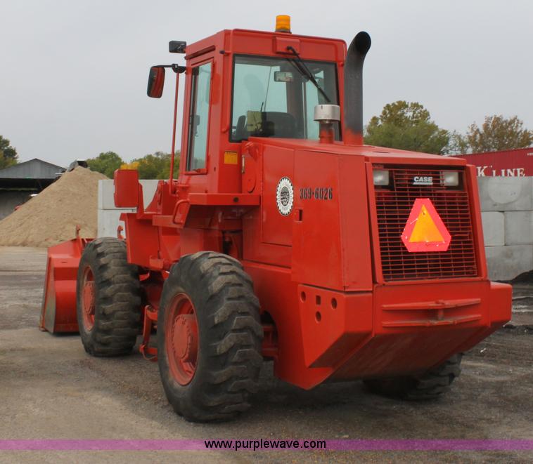 image for item E4153 1996 Case 621B wheel loader