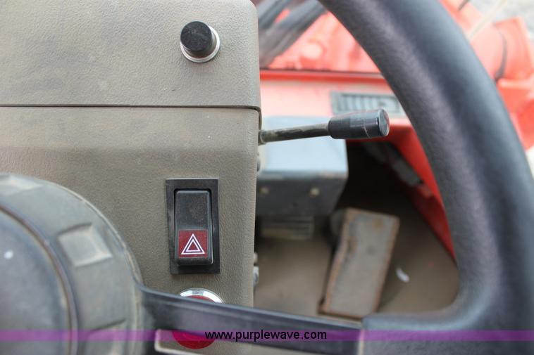 image for item E4153 1996 Case 621B wheel loader