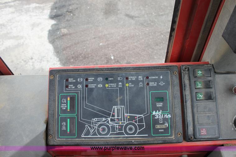 image for item E4153 1996 Case 621B wheel loader