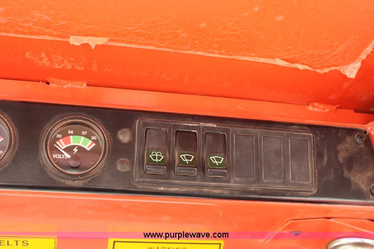 image for item E4153 1996 Case 621B wheel loader