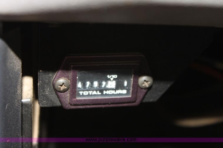 image for item E4159 1997 Ford F800 oil distributor truck