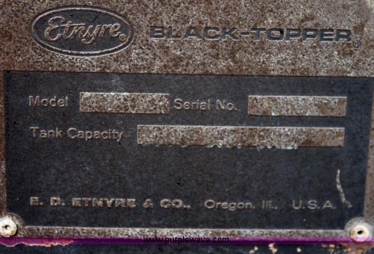 image for item E4159 1997 Ford F800 oil distributor truck