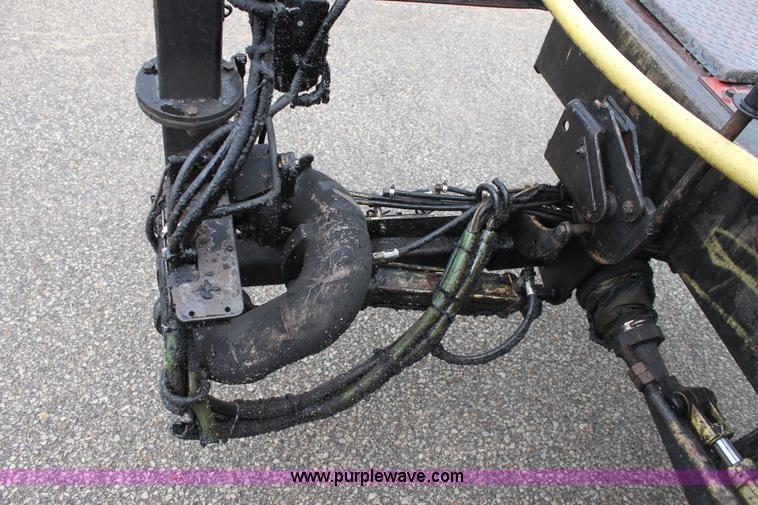 image for item E4159 1997 Ford F800 oil distributor truck