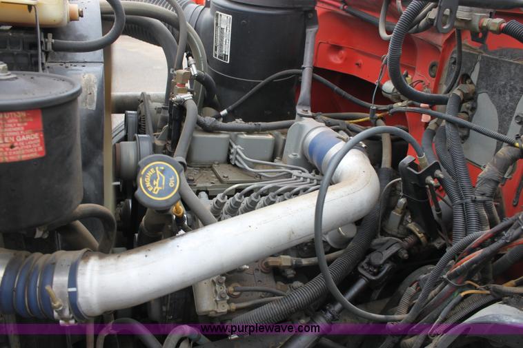 image for item E4159 1997 Ford F800 oil distributor truck