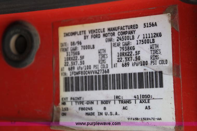 image for item E4159 1997 Ford F800 oil distributor truck