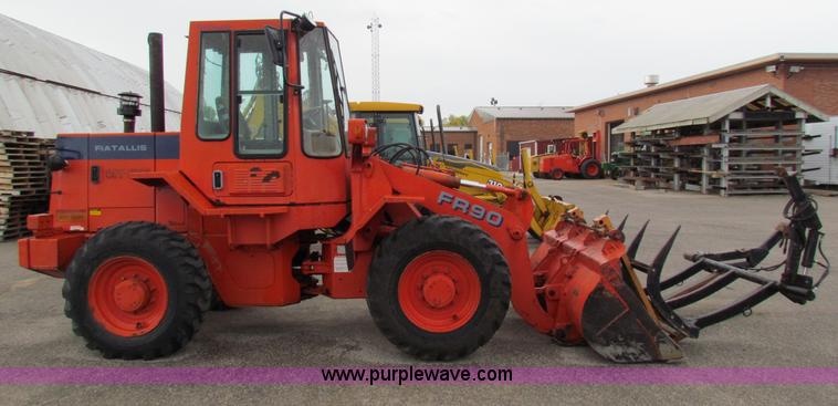 image for item E4160 1996 Fiat-Allis FR90 wheel loader