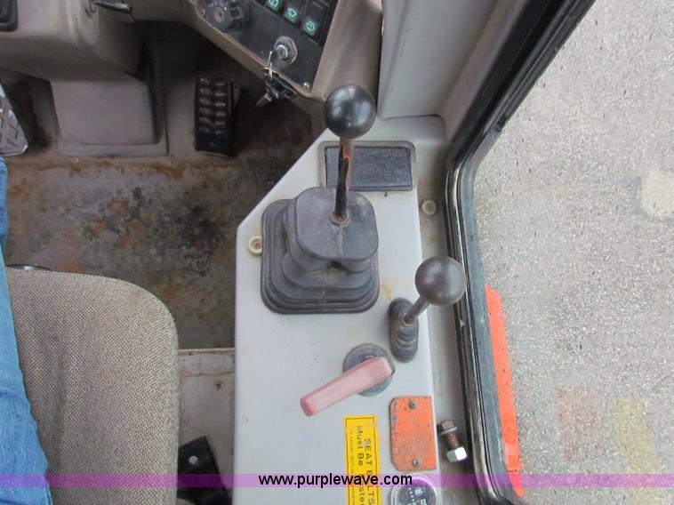 image for item E4160 1996 Fiat-Allis FR90 wheel loader