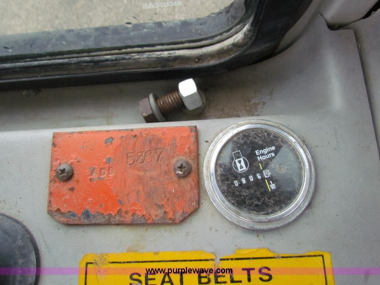 image for item E4160 1996 Fiat-Allis FR90 wheel loader