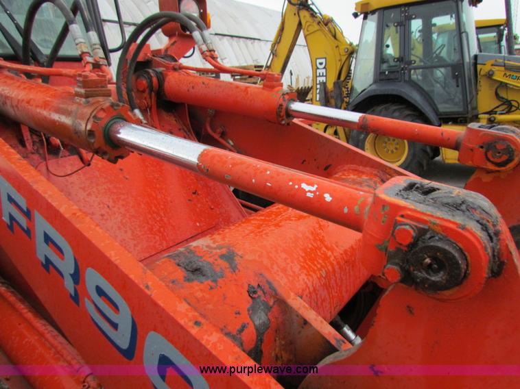 image for item E4160 1996 Fiat-Allis FR90 wheel loader