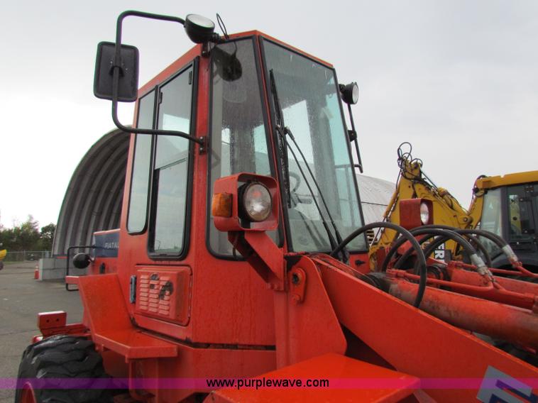 image for item E4160 1996 Fiat-Allis FR90 wheel loader