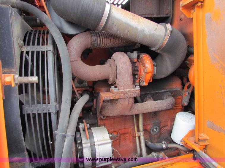 image for item E4160 1996 Fiat-Allis FR90 wheel loader