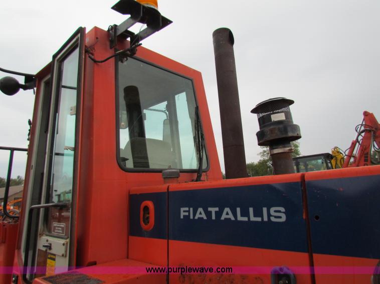 image for item E4160 1996 Fiat-Allis FR90 wheel loader