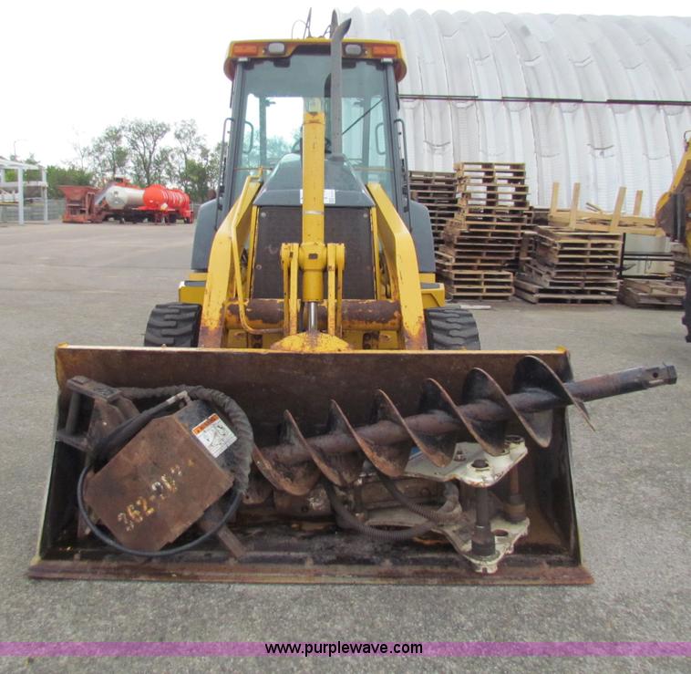 image for item E4165 2003 John Deere 310G backhoe