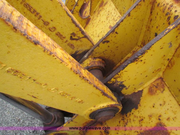 image for item E4165 2003 John Deere 310G backhoe