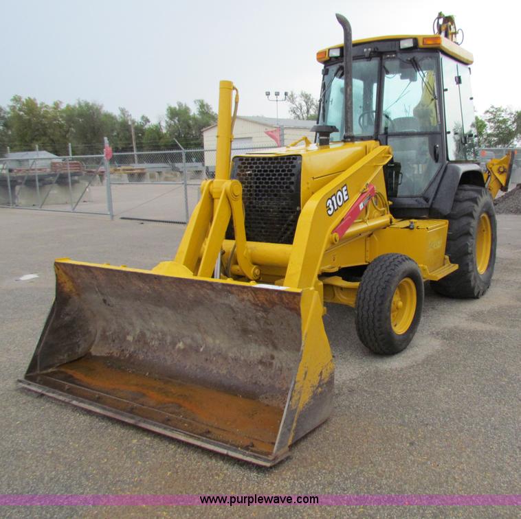 image for item E4166 1997 John Deere 310E backhoe