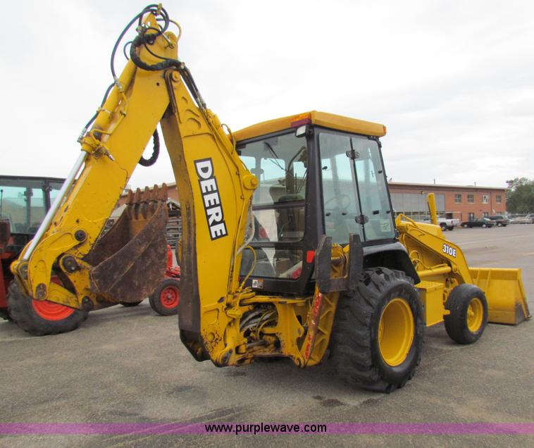 image for item E4166 1997 John Deere 310E backhoe