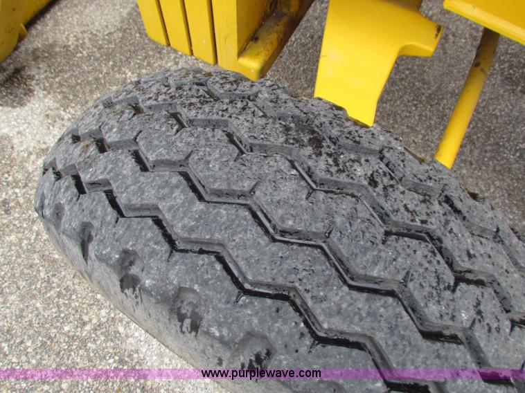 image for item E4166 1997 John Deere 310E backhoe