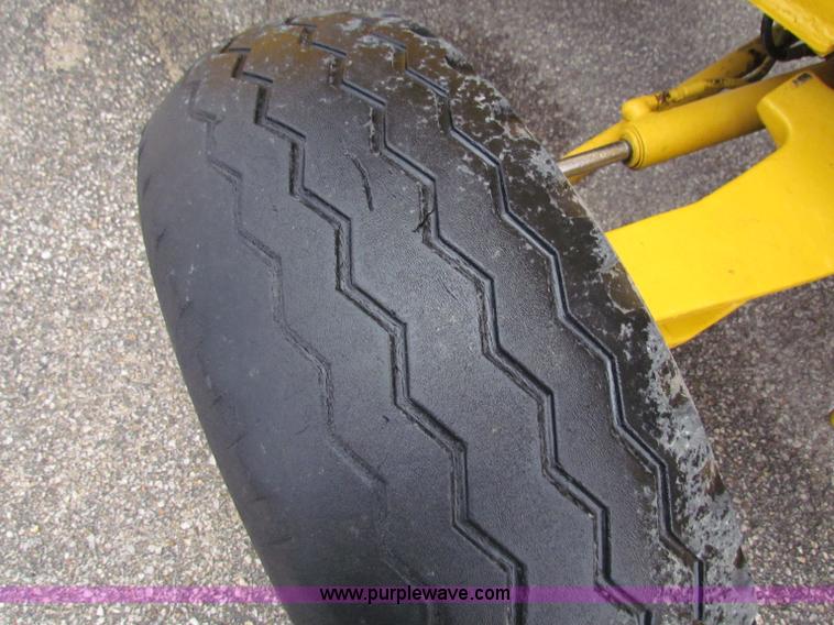 image for item E4166 1997 John Deere 310E backhoe